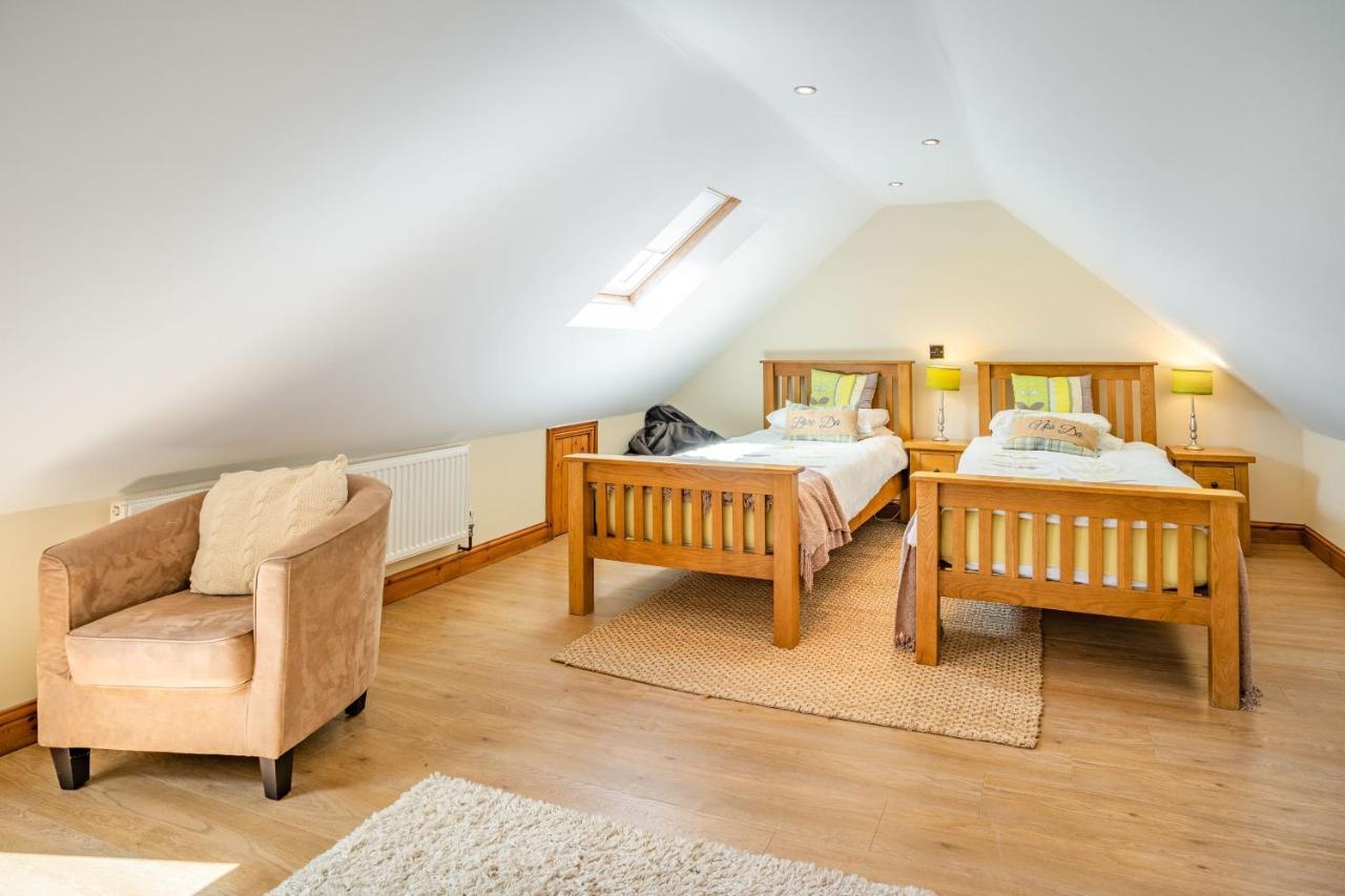 Ysgubor Hir Villa Llanedy Luaran gambar